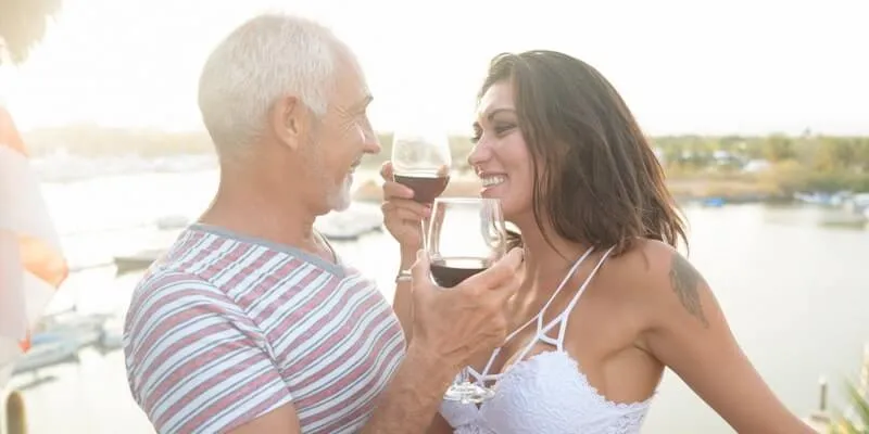 Salir con una mujer mucho más joven