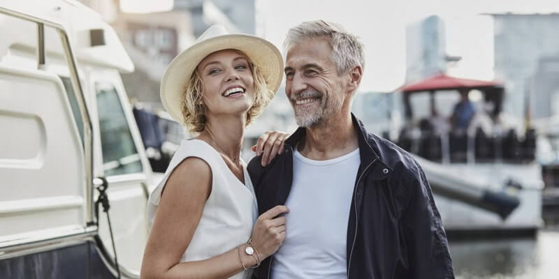 Salir con una mujer más joven