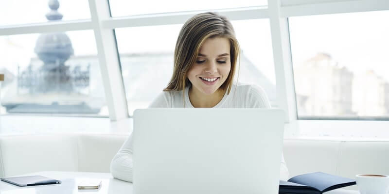 Chicas solteras en línea